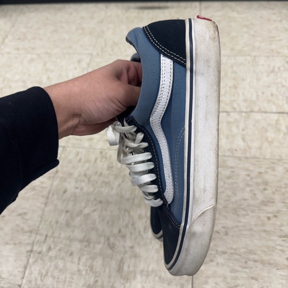 vans - Picture 2 of 5